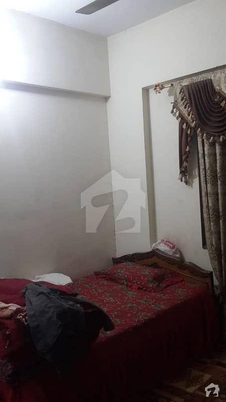 محمود آباد کراچی میں 3 کمروں کا 3 مرلہ فلیٹ 42 لاکھ میں برائے فروخت۔