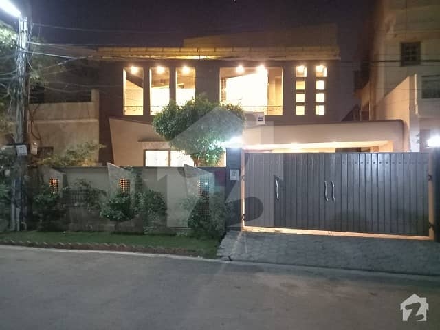 پنجاب کوآپریٹو ہاؤسنگ سوسائٹی لاہور میں 4 کمروں کا 10 مرلہ مکان 2.35 کروڑ میں برائے فروخت۔