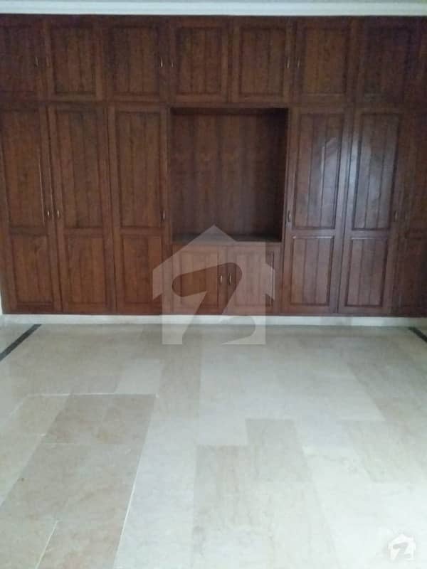 1 Kanal 6 Bedroom House Is Available For Rent