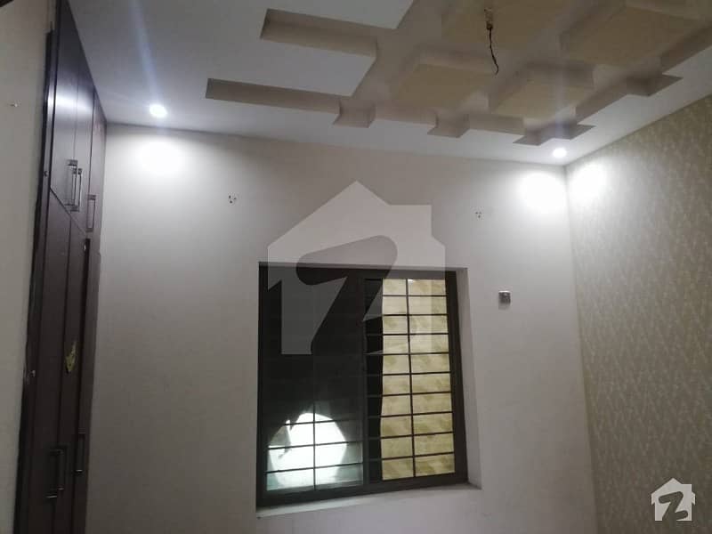 شالیمار کالونی ملتان میں 2 کمروں کا 10 مرلہ مکان 18 ہزار میں کرایہ پر دستیاب ہے۔