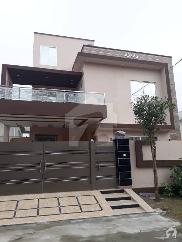 10 Marla Beautiful Brand New House Is For Sale