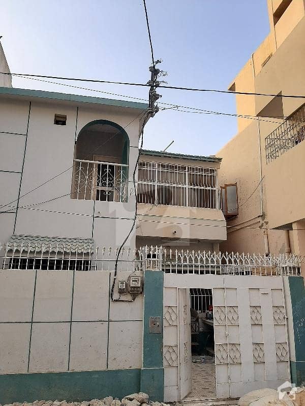 گلشنِ شمیم گلبرگ ٹاؤن کراچی میں 4 کمروں کا 5 مرلہ مکان 1.75 کروڑ میں برائے فروخت۔