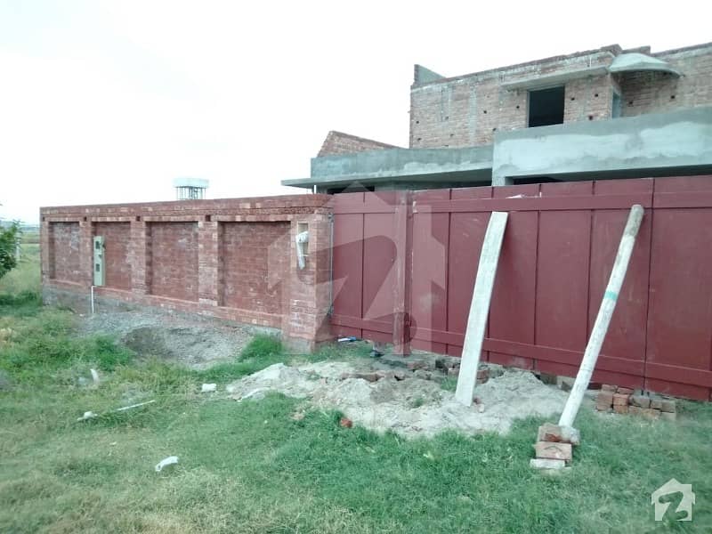 ڈی ایچ اے فیز 7 - بلاک ایکس فیز 7 ڈیفنس (ڈی ایچ اے) لاہور میں 4 کمروں کا 1 کنال مکان 2.8 کروڑ میں برائے فروخت۔