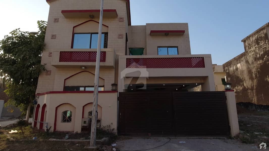 Corner House Is Available For Sale In Bahria Town Phase 8 Usman Block