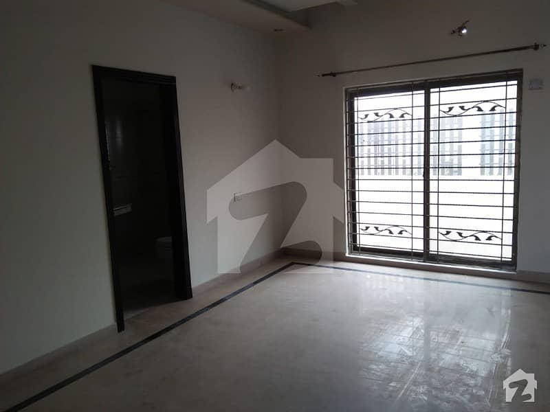 One Kanal Upper Portion Available For Rent In Phase 6