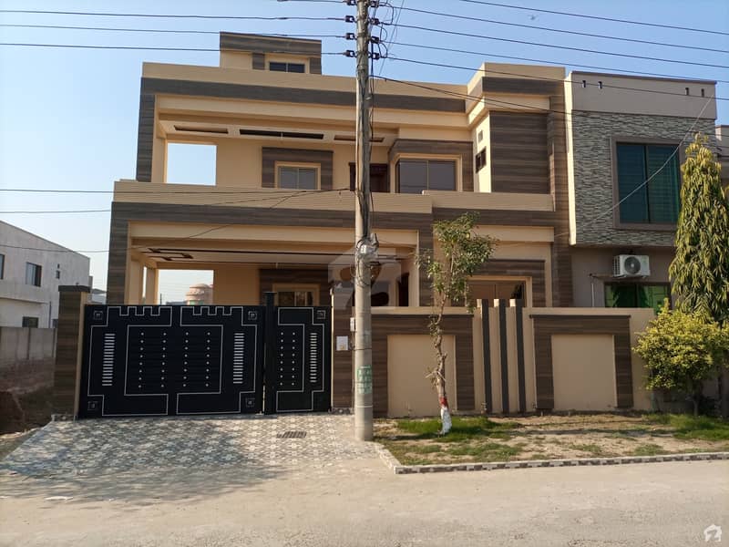 House Is Available For Sale In DC Colony