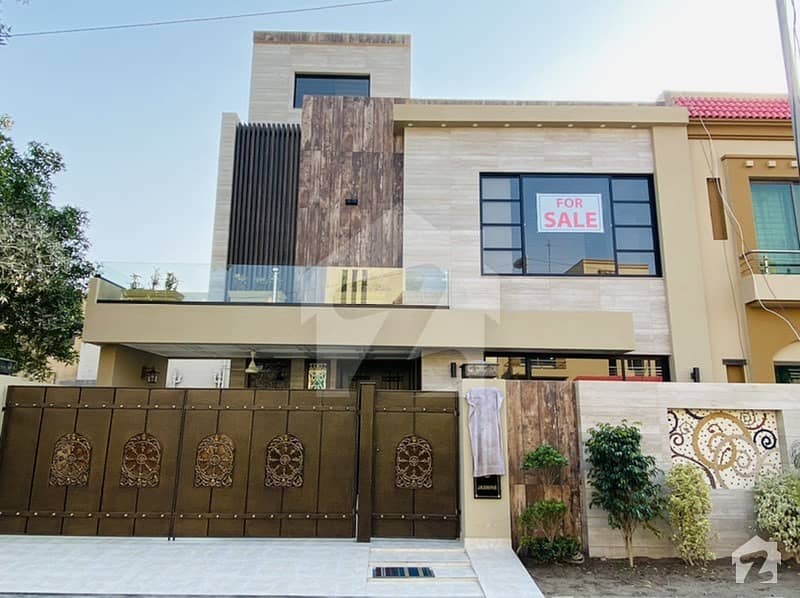 بحریہ ٹاؤن ۔ بلاک اے اے بحریہ ٹاؤن سیکٹرڈی بحریہ ٹاؤن لاہور میں 5 کمروں کا 10 مرلہ مکان 2.8 کروڑ میں برائے فروخت۔