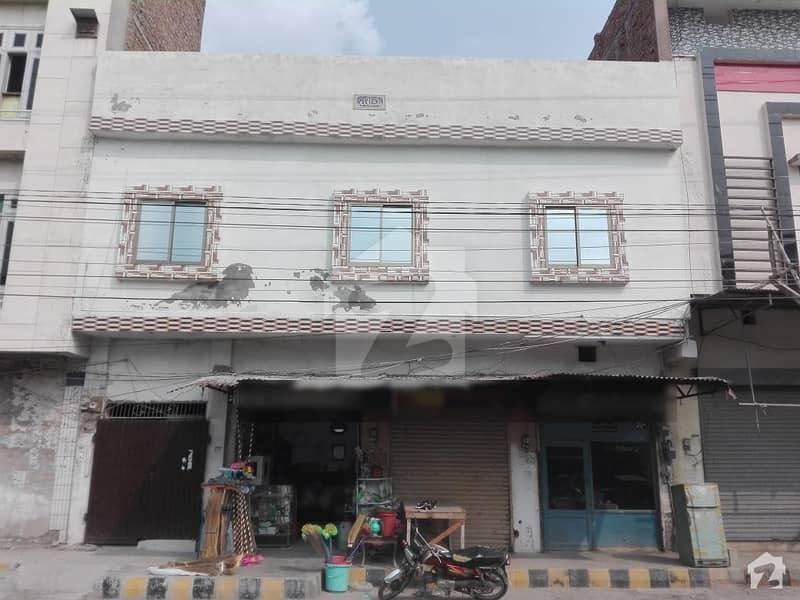 Upper Portion In Sheikh Colony Sized 4.5 Marla Is Available