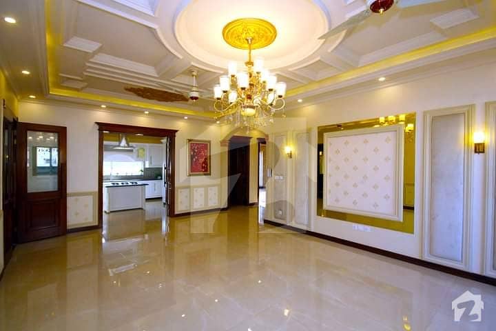 Most Elegantly Made 1 Kanal House Available For Sale Easy Access To Ring Road