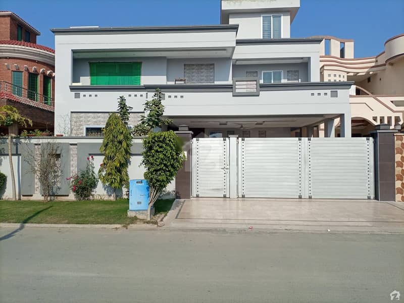 1 Kanal House In DC Colony For Sale At Good Location