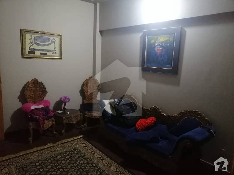 In Gulshan-e-Iqbal Town 1250 Square Feet Flat For Sale