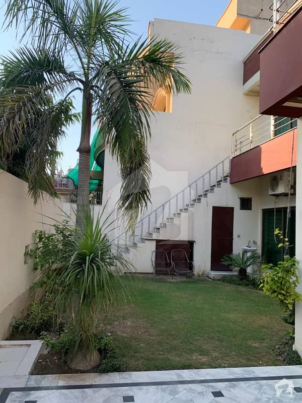 A Good Option For Sale Is The House Available In Canal Road In Faisalabad