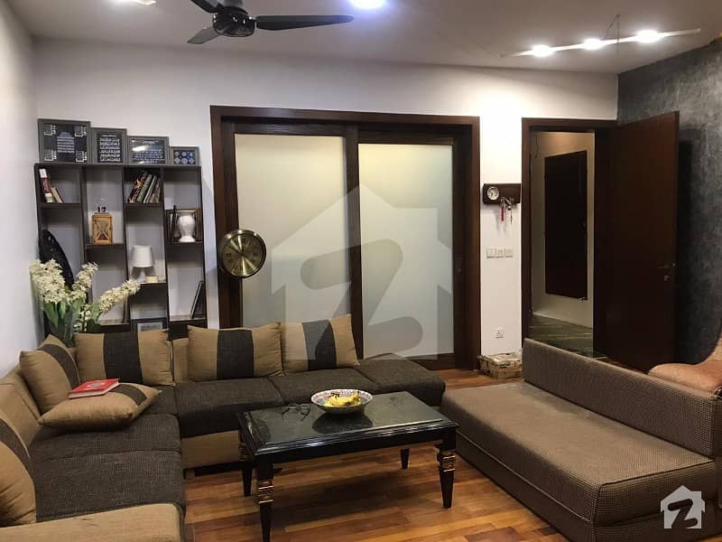 ریونیو سوسائٹی - بلاک اے ریوینیو سوسائٹی لاہور میں 6 کمروں کا 12 مرلہ مکان 2.7 کروڑ میں برائے فروخت۔