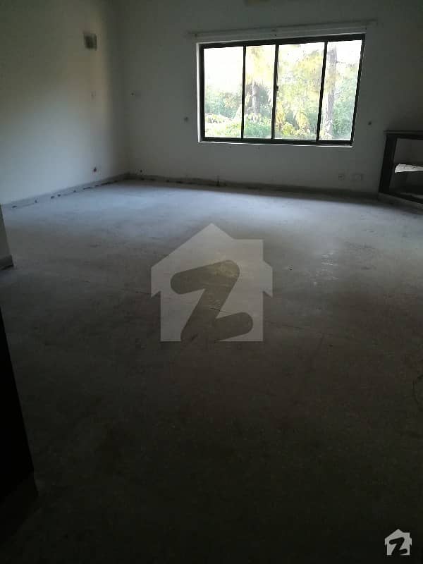 F10-4 House 1022 Sq Yards Forcsale