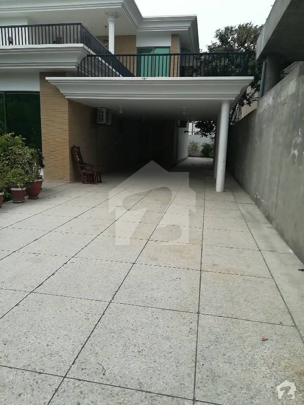 F10-4 House 1022 Sq Yards For Sale