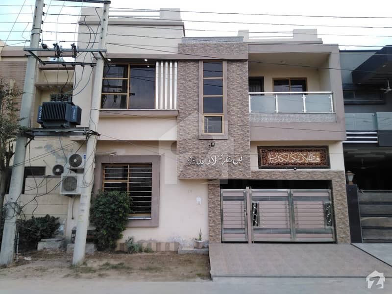 ایڈن ویلی فیصل آباد میں 4 کمروں کا 5 مرلہ مکان 1.32 کروڑ میں برائے فروخت۔