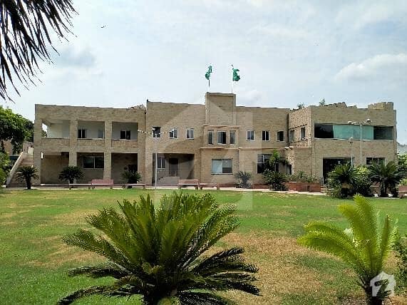 شادمان ون شادمان لاہور میں 11 کمروں کا 11.11 کنال عمارت 32 لاکھ میں کرایہ پر دستیاب ہے۔