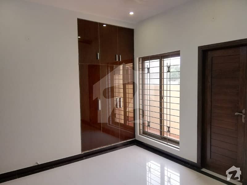 5 Marla Good Condition Upper Portion For Rent In BB Block Bahria Town