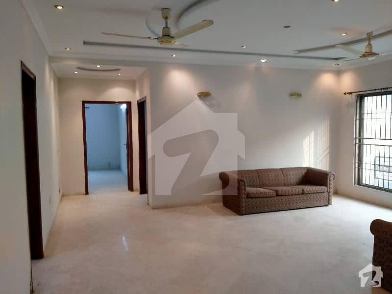 ڈی ایچ اے فیز 3 - بلاک زیڈ فیز 3 ڈیفنس (ڈی ایچ اے) لاہور میں 3 کمروں کا 1 کنال بالائی پورشن 60 ہزار میں کرایہ پر دستیاب ہے۔