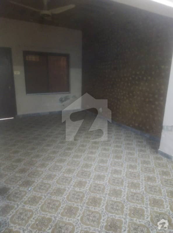 اڈیالہ روڈ راولپنڈی میں 5 کمروں کا 10 مرلہ مکان 40 ہزار میں کرایہ پر دستیاب ہے۔