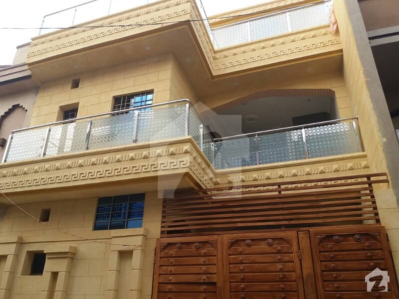 ارباب سبز علی خان ٹاؤن ایگزیکٹو لاجز ارباب سبز علی خان ٹاؤن ورسک روڈ پشاور میں 6 کمروں کا 5 مرلہ مکان 1.25 کروڑ میں برائے فروخت۔