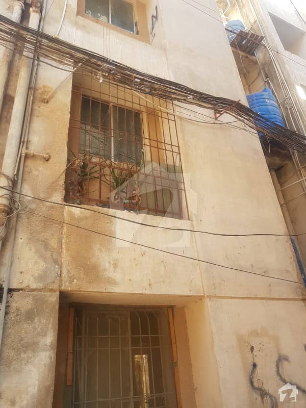 سُرجانی ٹاؤن - سیکٹر 6 سُرجانی ٹاؤن گداپ ٹاؤن کراچی میں 2 کمروں کا 4 مرلہ فلیٹ 22 لاکھ میں برائے فروخت۔