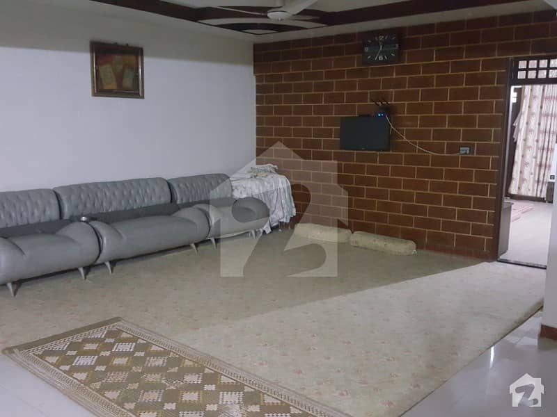 Spacious 2500  Square Feet Flat Available For Sale In Punjab Chowrangi