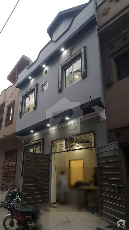 الجلیل گارڈن ۔ بلاک بی الجلیل گارڈن لاہور میں 3 کمروں کا 5 مرلہ مکان 90 لاکھ میں برائے فروخت۔