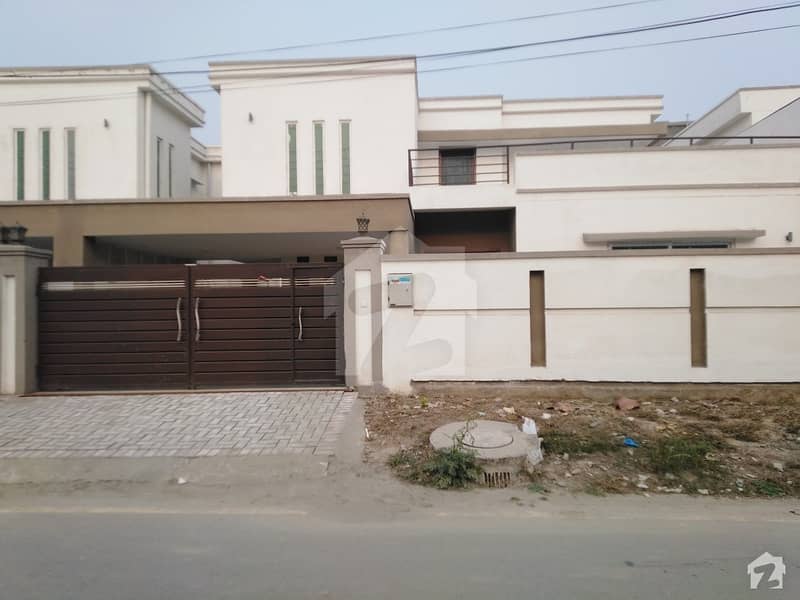 14 Marla House In Stunning Gulberg Is Available For Sale