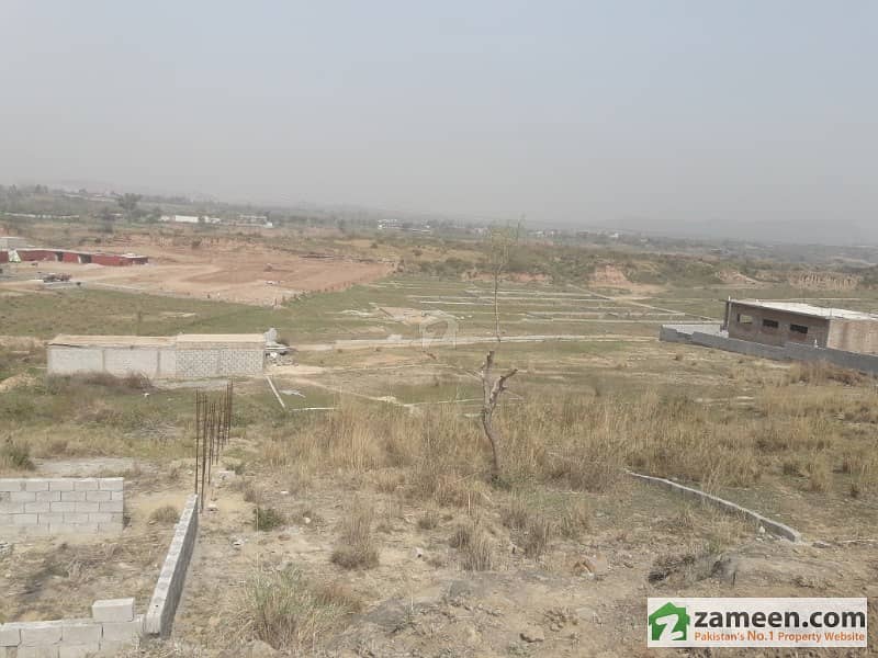 10 Marla Commercial Plot For Sale - 200 Feet Main Road