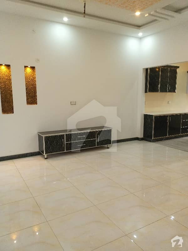 1 Kanal Luxurious Portion For Rent