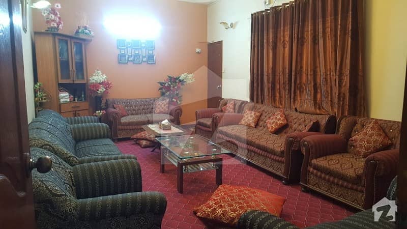 گلستانِ جوہر کراچی میں 3 کمروں کا 10 مرلہ مکان 2.7 کروڑ میں برائے فروخت۔