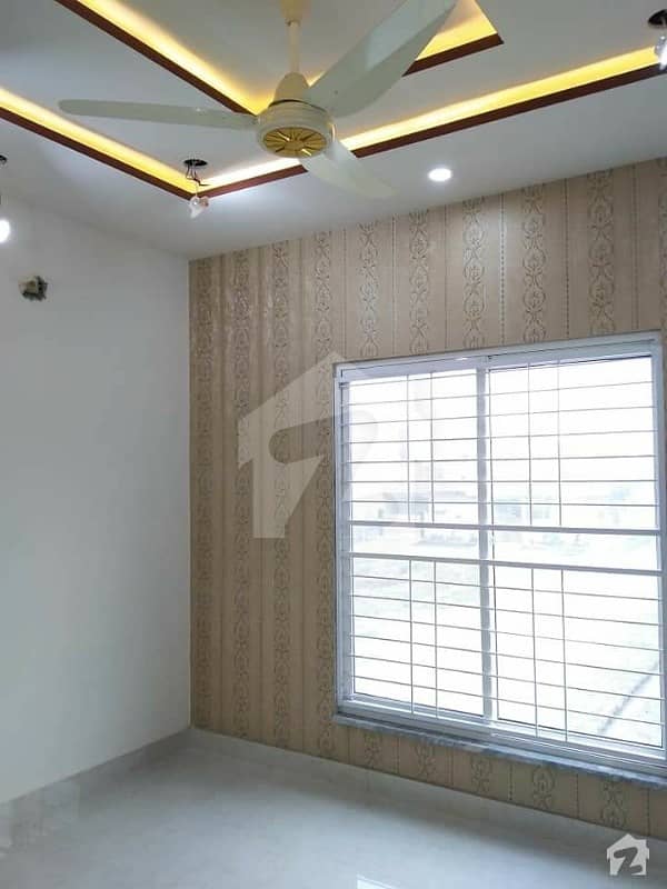 ماڈل سٹی ون کینال روڈ فیصل آباد میں 3 کمروں کا 3 مرلہ مکان 70 لاکھ میں برائے فروخت۔