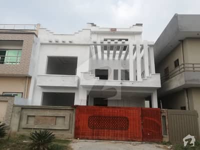 1800 Square Feet House In Multi Residencia & Orchards For Sale
