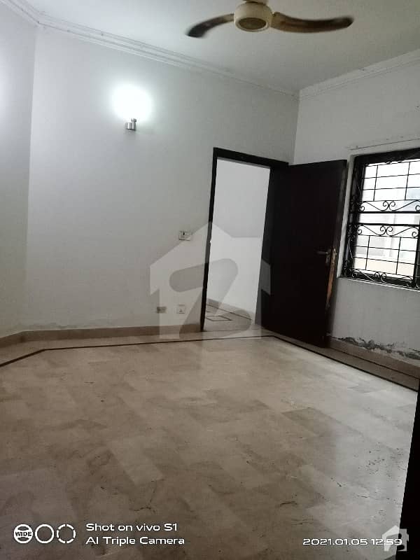 Kanal 6 Bed Room 2 Kitchen House For Sale At Prime Location