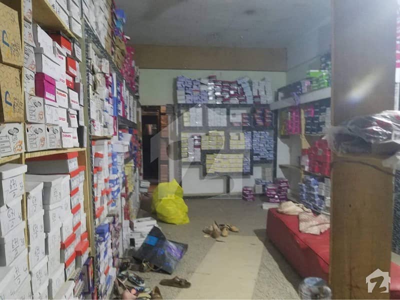 صدر پشاور میں 3 مرلہ دکان 10 کروڑ میں برائے فروخت۔