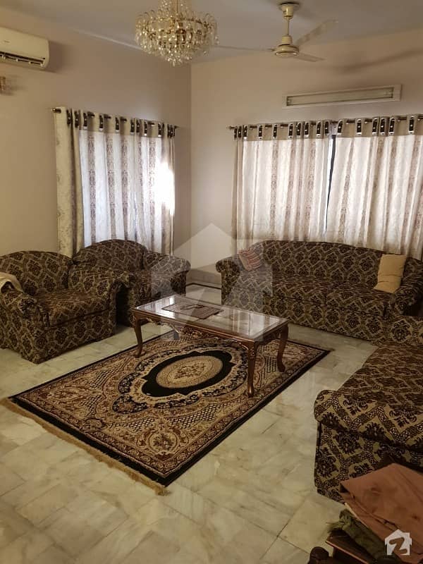 شرف آباد گلشنِ اقبال ٹاؤن کراچی میں 5 کمروں کا 12 مرلہ مکان 9.25 کروڑ میں برائے فروخت۔