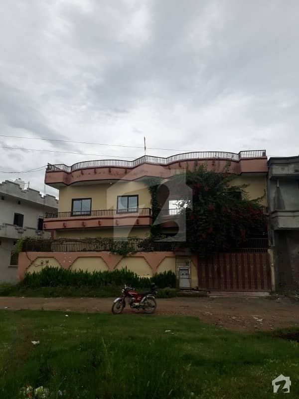 علی پور فراش اسلام آباد میں 6 کمروں کا 10 مرلہ مکان 1.5 کروڑ میں برائے فروخت۔