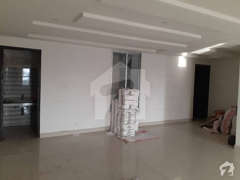 Mian Road Running Plaza Commercial 1st Floor Office For Rent