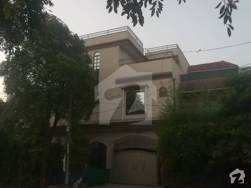 صدر کینٹ لاہور میں 8 کمروں کا 8 مرلہ مکان 2.4 کروڑ میں برائے فروخت۔