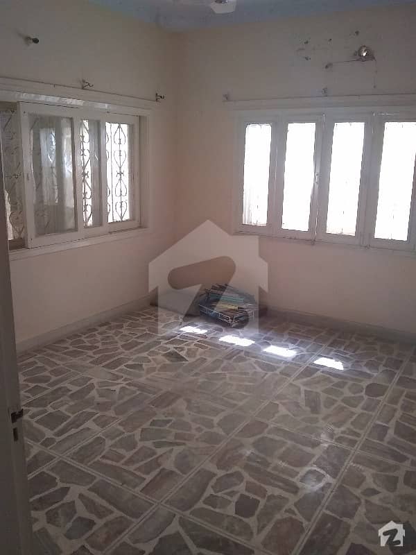 نارتھ ناظم آباد ۔ بلاک اے نارتھ ناظم آباد کراچی میں 2 کمروں کا 8 مرلہ مکان 32 ہزار میں کرایہ پر دستیاب ہے۔