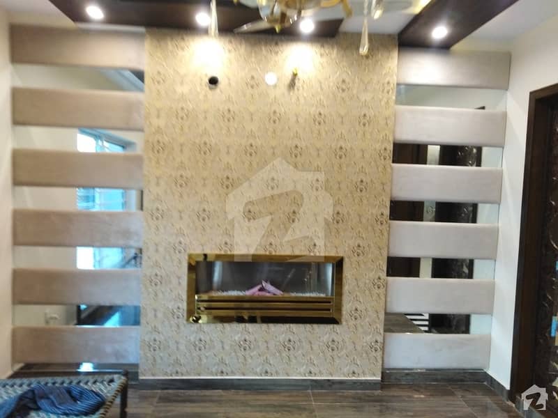 Stunning 8 Marla House In Bahria Town Available