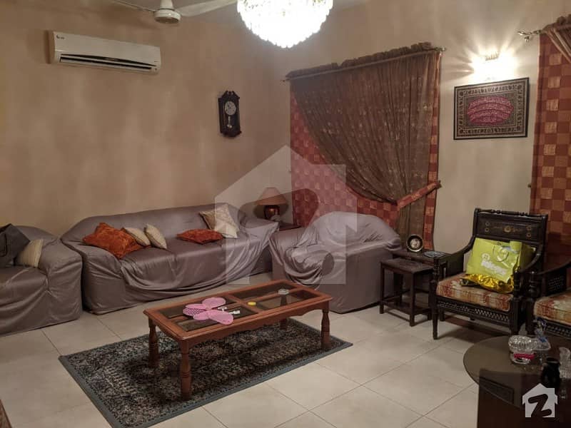 ڈی ایچ اے فیز 4 ڈی ایچ اے کراچی میں 3 کمروں کا 12 مرلہ مکان 5.15 کروڑ میں برائے فروخت۔