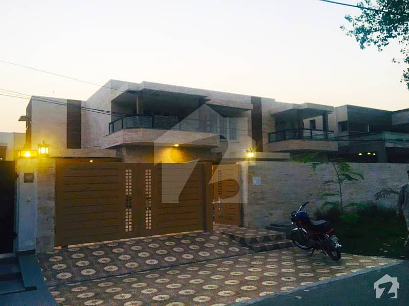 Modern Designer 2 Kanal Brand New Fully Renovated Bungalow For Rent