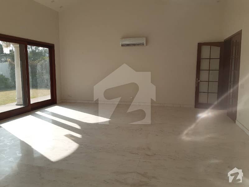 2000 Sq Yards Brand New Bungalow Pool For Rent Dha Phase 1