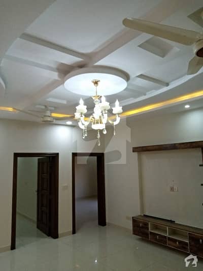 Spacious 5 Marla Upper Portion Available For Rent In Khayaban-e-Tanveer