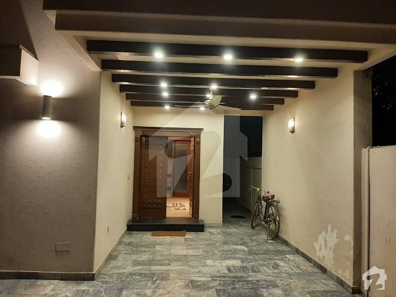 4 Bed Room Full House In Model Town