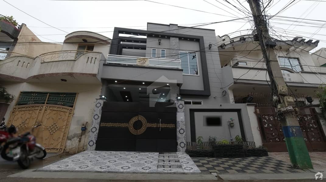 Johar Town House Sized 5 Marla