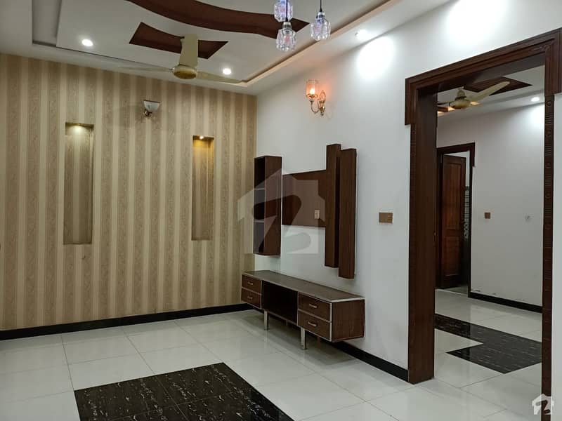 Model Town House Sized 2 Kanal Is Available