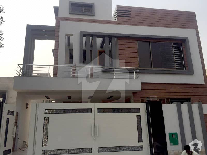 10 Marla Brand New Luxury House For Sale in Qauid Block Bahria Town Lahore